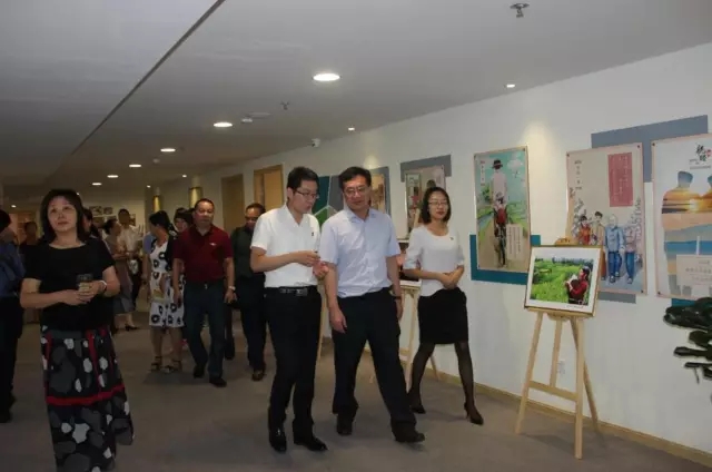 百色市卫计委领导一行至亲睦家参观考察